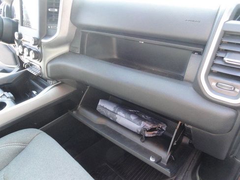 Used 2021 RAM 1500 Big Horn AWD/4WD image 15