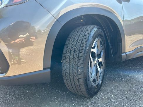 Used 2019 Subaru Forester Premium AWD/4WD image 25