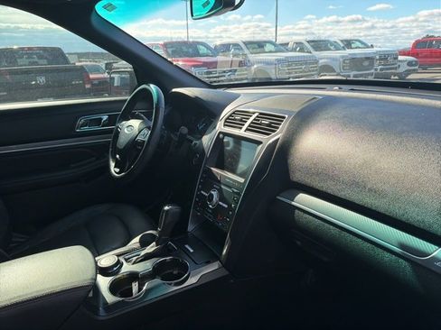 Used 2019 Ford Explorer Sport image 13