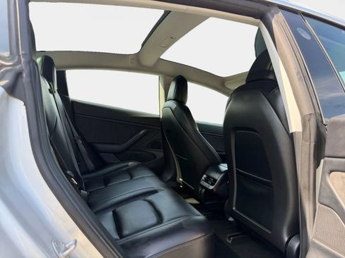 Used 2018 Tesla Model 3 Long Range RWD image 11