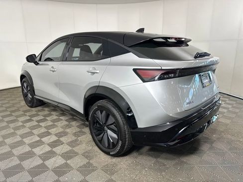 Used 2023 Nissan Ariya AWD image 5