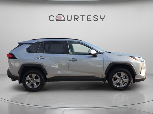 Certified 2025 Toyota RAV4 XLE w/ Convenience Package image 7