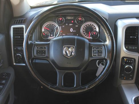 Used 2018 RAM 1500 Classic SLT image 11