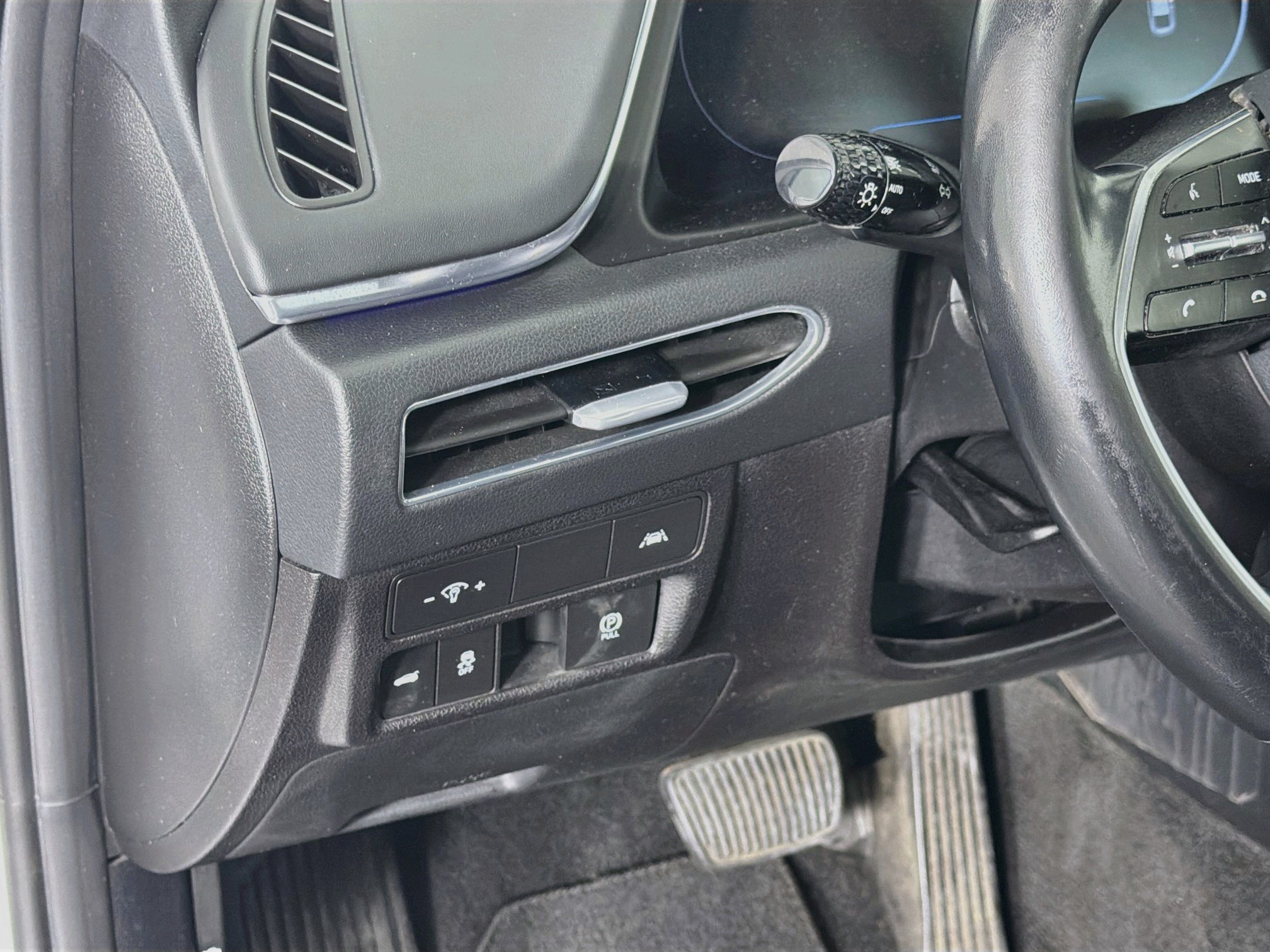 Used 2021 Hyundai Sonata Limited w/ Preferred Accessory Package FWD image 17
