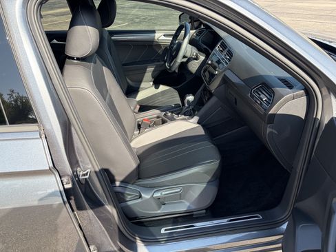 Used 2022 Volkswagen Tiguan SE R-Line AWD/4WD image 15