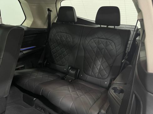 Used 2023 BMW X7 xDrive40i w/ Parking Assistance Package image 31