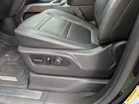 Used 2020 GMC Sierra 3500 Denali w/ Technology Package AWD/4WD image 21