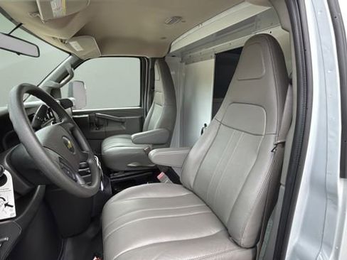 New 2025 Chevrolet Express 3500 w/ Power Convenience Package image 27