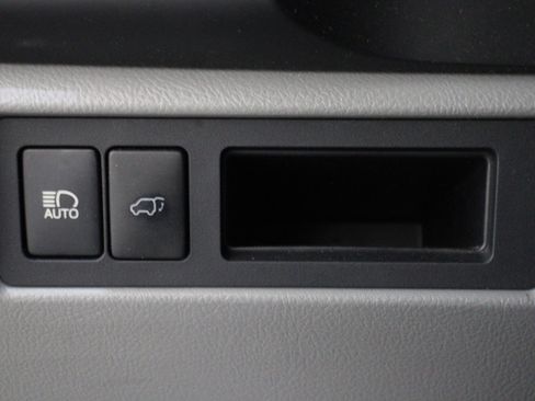 Used 2019 Toyota Sequoia Platinum AWD/4WD image 11