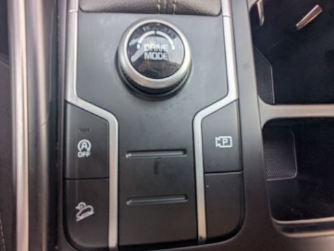 Certified 2023 Kia Sorento LX image 27