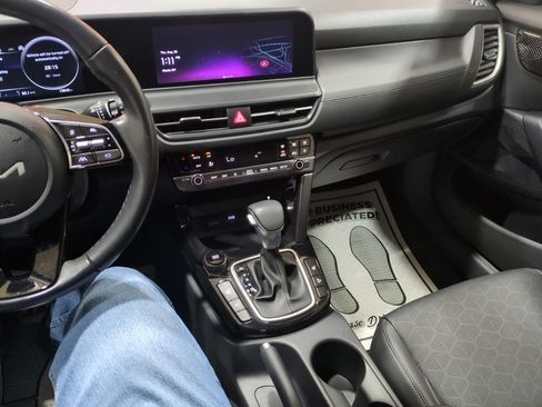 Used 2024 Kia Seltos EX FWD image 23