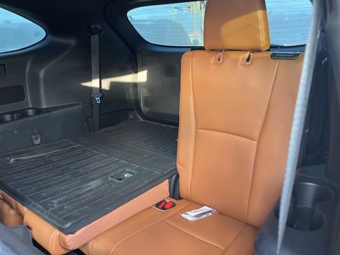 Used 2021 Toyota Highlander Platinum image 16