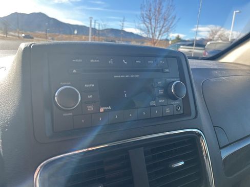 Used 2016 Dodge Grand Caravan SE w/ SE Plus Package image 14