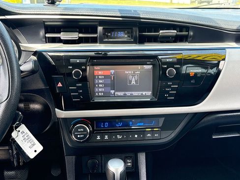 Used 2016 Toyota Corolla LE FWD image 18