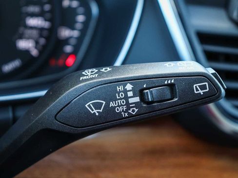 Used 2023 Audi Q5 2.0T Premium w/ Convenience Package image 33