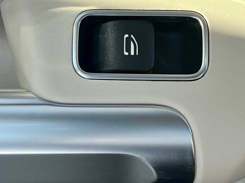 Certified 2025 Mercedes-Benz GLB 250 4MATIC image 40