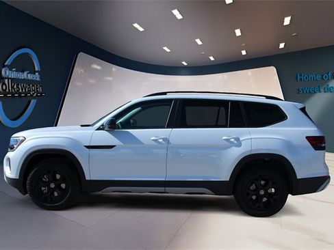 New 2026 Volkswagen Atlas Peak Edition image 7