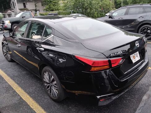Used 2024 Nissan Altima 2.5 SV FWD image 6
