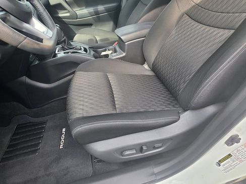 Used 2020 Nissan Rogue SV FWD image 14