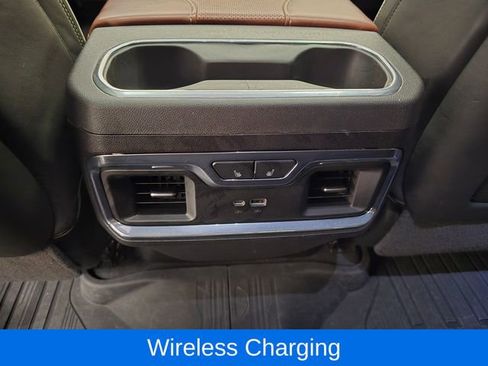 Used 2025 GMC Sierra 3500 Denali Ultimate image 32