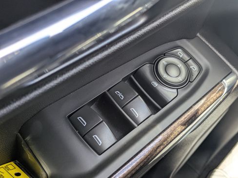 Used 2021 Chevrolet Silverado 1500 LT image 39