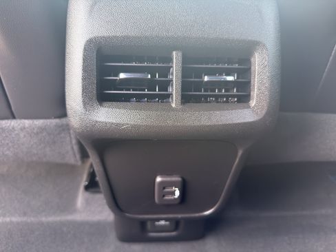 Certified 2022 Chevrolet Equinox RS w/ Infotainment Package AWD/4WD image 31