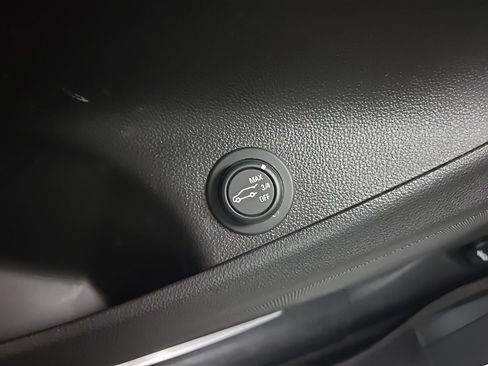 Used 2019 Buick Envision Essence image 14