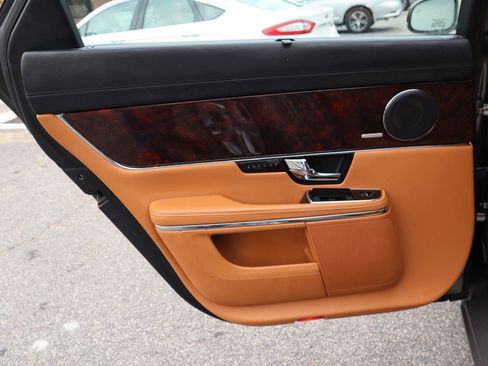 Used 2011 Jaguar XJ L RWD image 10