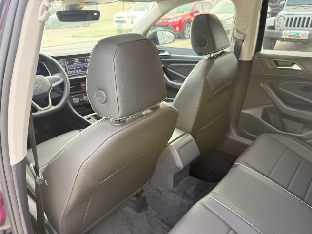 Used 2024 Volkswagen Jetta SE w/ Panoramic Sunroof Package FWD image 27