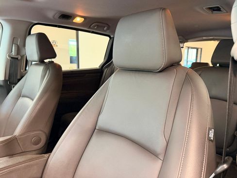 Used 2018 Honda Odyssey EX-L image 18