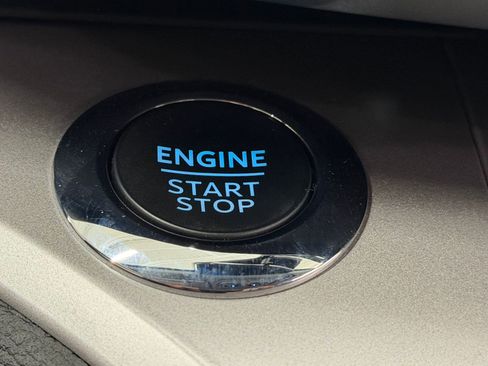 Used 2024 Ford Explorer XLT w/ Class IV Trailer Tow Package image 33