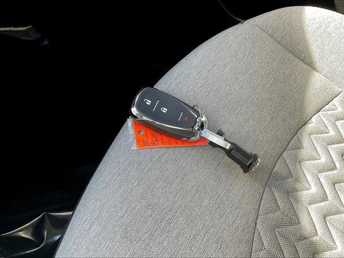 Used 2023 Chevrolet Equinox LS FWD image 11