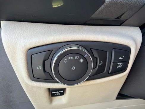 Used 2020 Lincoln Nautilus FWD w/ Equipment Group 101A image 18