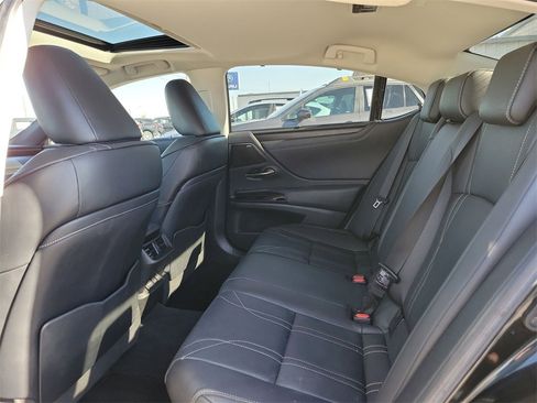 Used 2022 Lexus ES 300h Ultra Luxury w/ Accessory Package 2 image 12