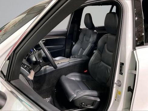 Certified 2024 Volvo XC90 T8 Ultimate AWD/4WD image 28