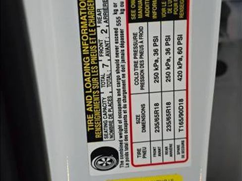 Used 2024 Toyota Highlander XLE FWD image 16