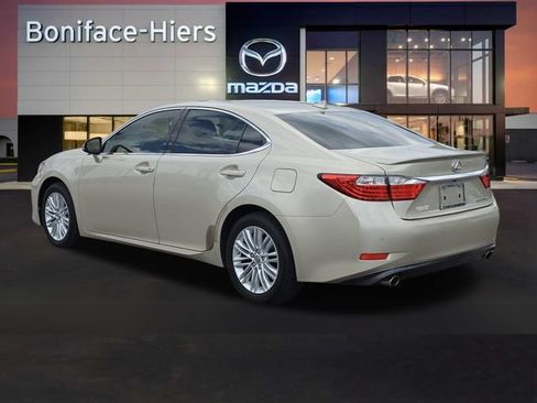 Used 2013 Lexus ES 350 w/ Luxury Pkg FWD image 3