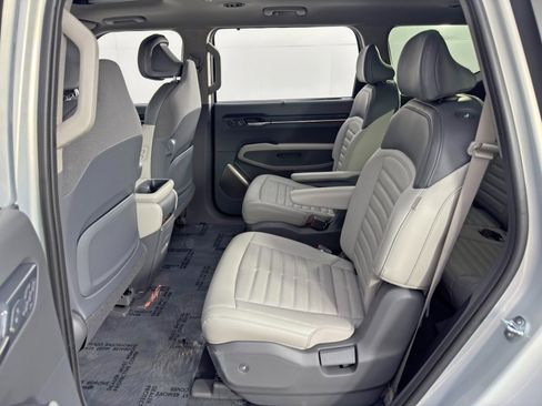 Used 2026 Kia EV9 Land image 45