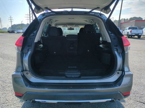 Used 2018 Nissan Rogue SV w/ Premium Package FWD image 30