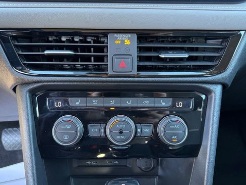 Used 2024 Volkswagen Taos SE image 22