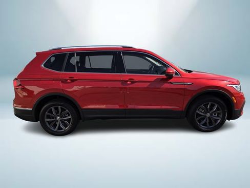 Certified 2023 Volkswagen Tiguan SE image 7