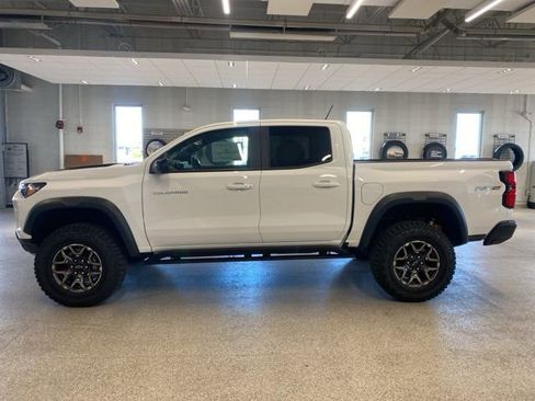 New 2026 Chevrolet Colorado ZR2 w/ Technology Package AWD/4WD image 9