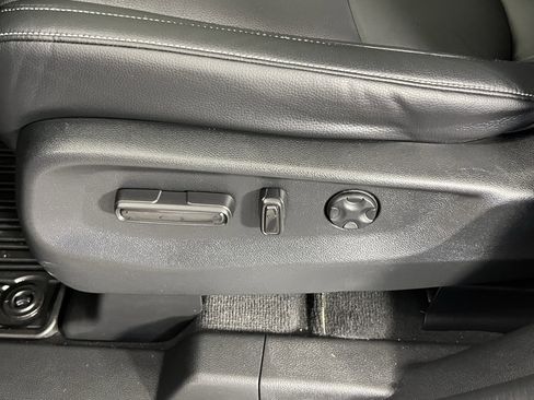 Used 2024 Honda Odyssey Touring image 17