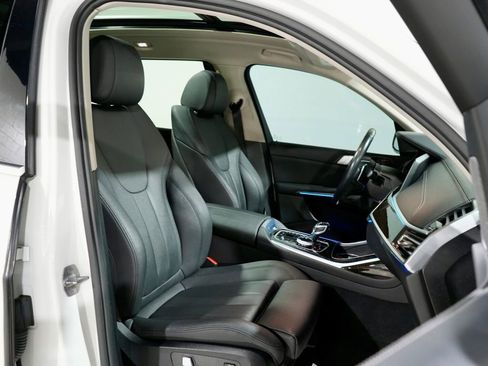 Used 2020 BMW X7 xDrive40i w/ Premium Package image 25