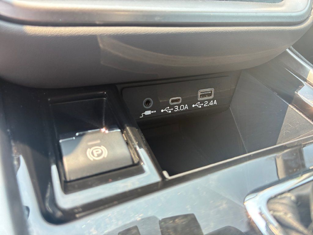 Used 2025 Subaru Outback Onyx Edition AWD/4WD image 22