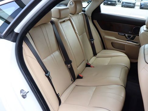 Used 2017 Jaguar XJ R-Sport image 36