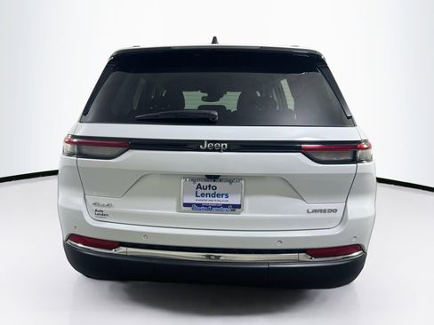 Used 2023 Jeep Grand Cherokee Laredo AWD/4WD image 6