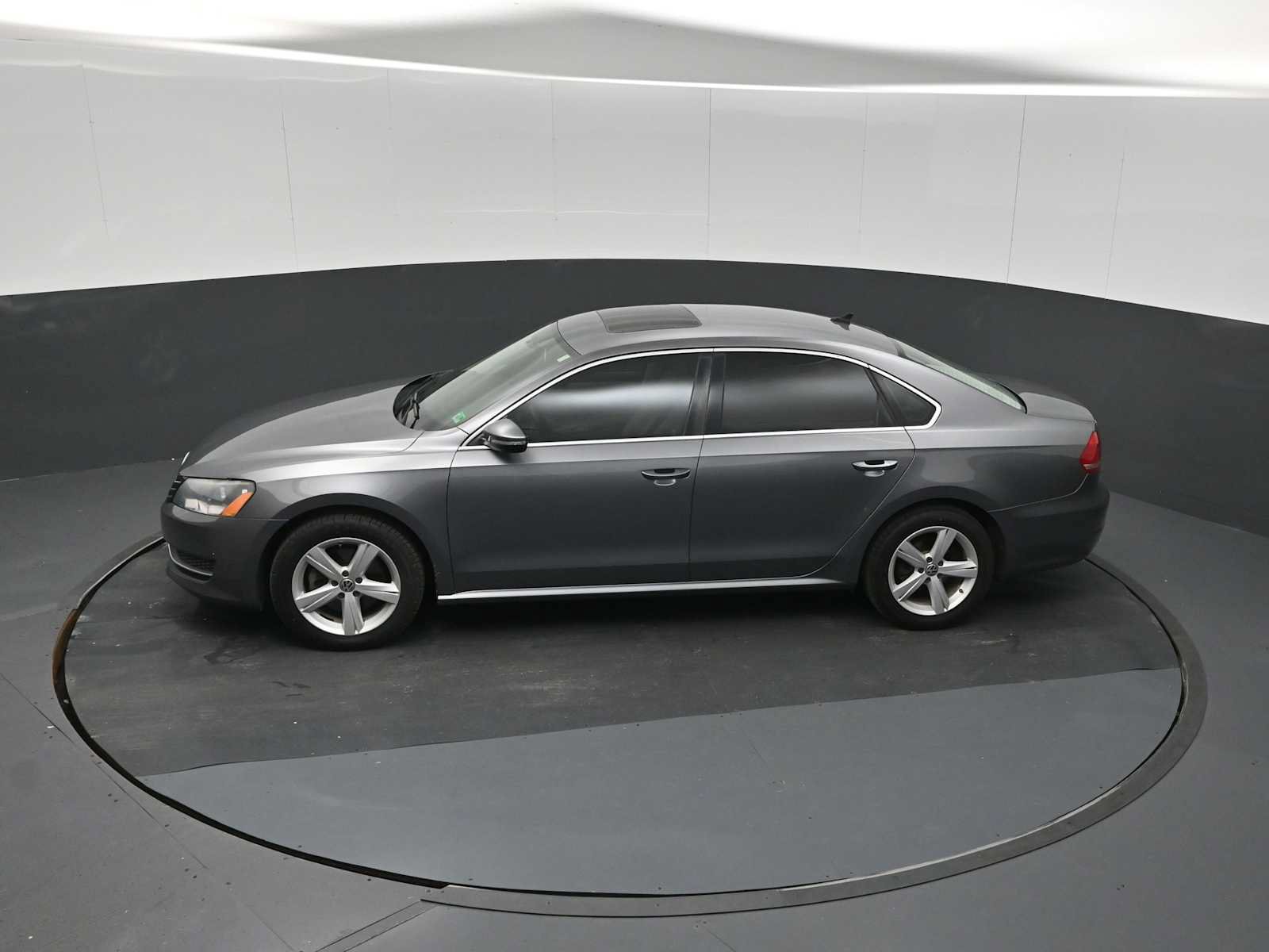 Used 2012 Volkswagen Passat TDI SE FWD image 21