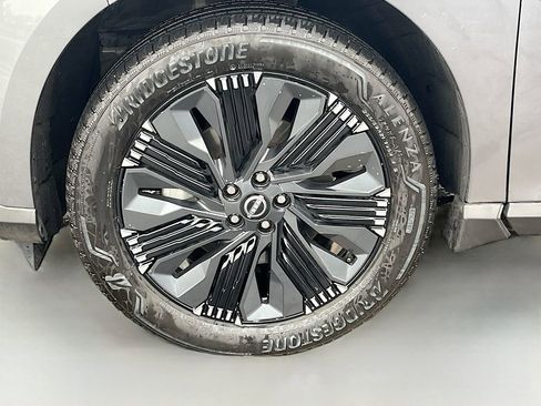 Used 2025 Nissan Murano Platinum w/ Cargo Package image 32