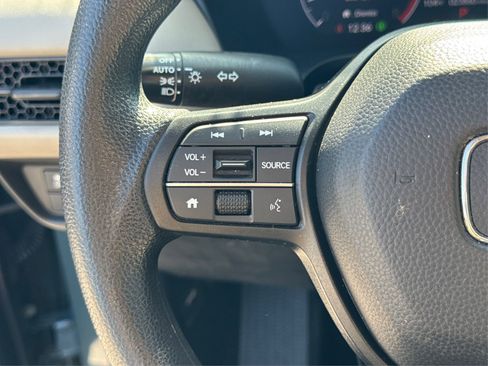 Used 2023 Honda HR-V LX image 32